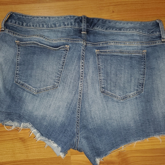Torrid jean shorts 18 - Picture 2 of 4